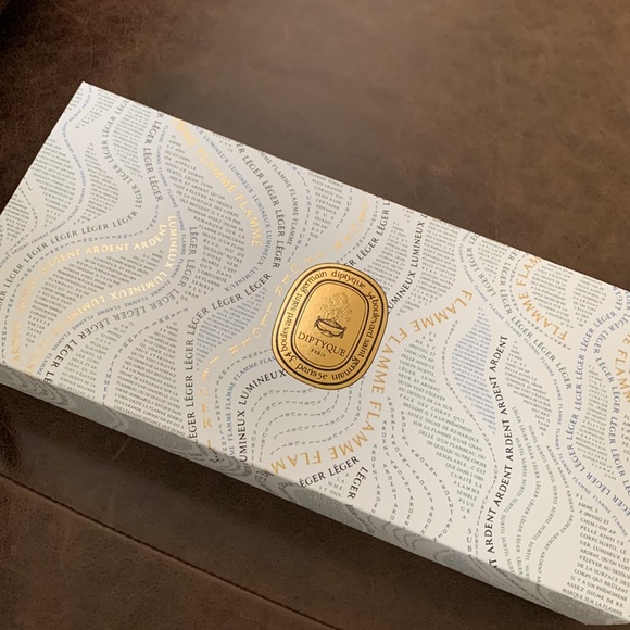 Set of 12 Diptyque candles - Picture 5 of 6